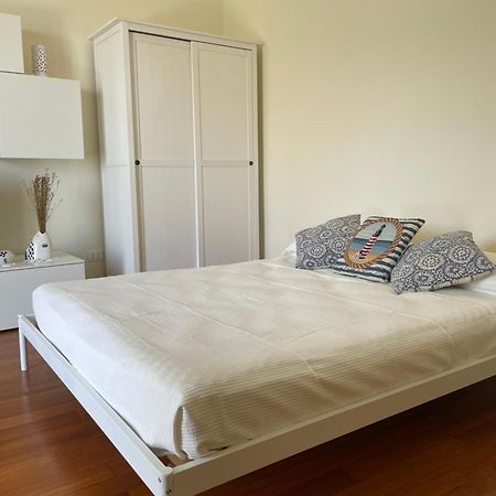 דירות ג'ובינאצו Casa Al Porto מראה חיצוני תמונה