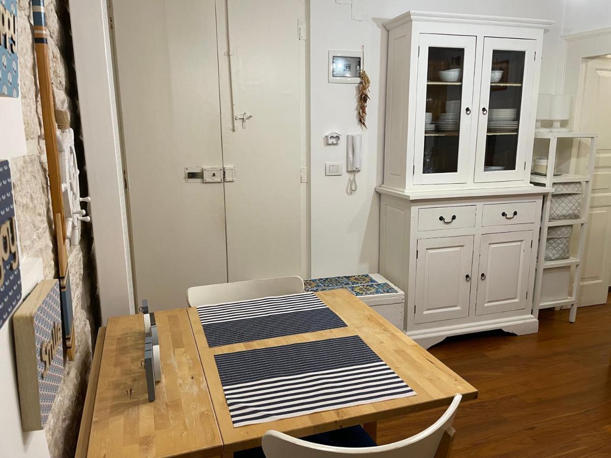 דירות ג'ובינאצו Casa Al Porto מראה חיצוני תמונה