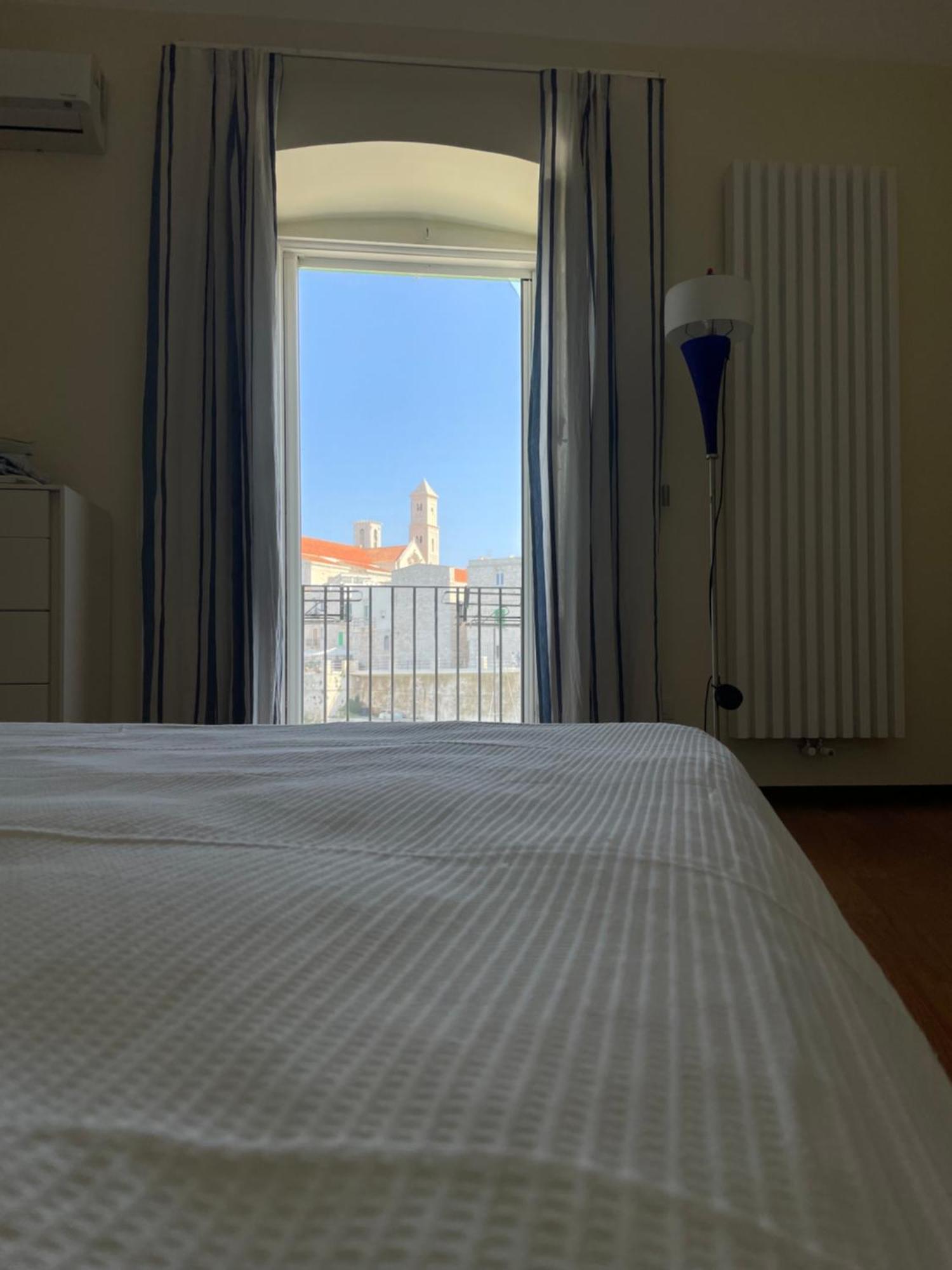 דירות ג'ובינאצו Casa Al Porto מראה חיצוני תמונה